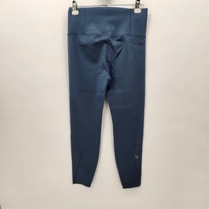 Vuori Evolve Legging "Fig" Size Large